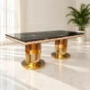 Mesa de Comedor Horus Gold con cubierta negra en ambiente luminoso